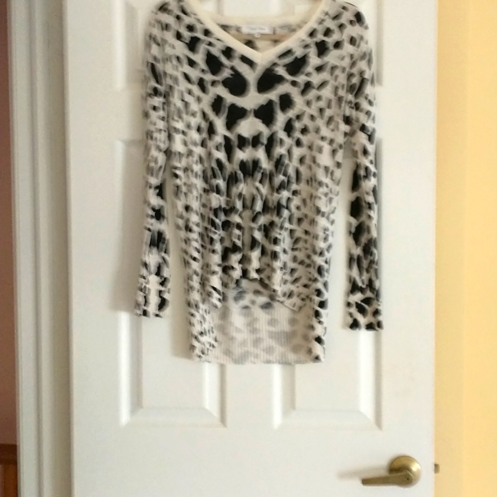 Thin knit sweater